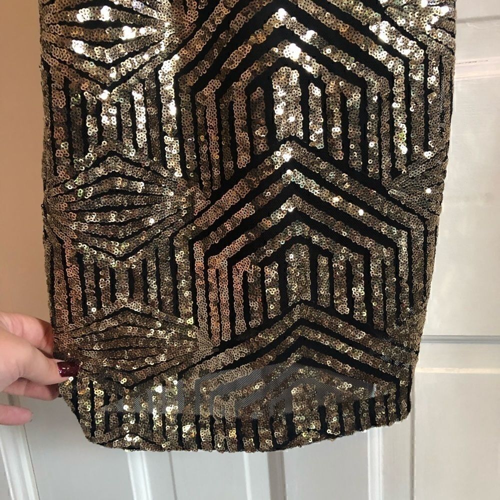 Gold sequin fitted dress  - Picture 6 of 10